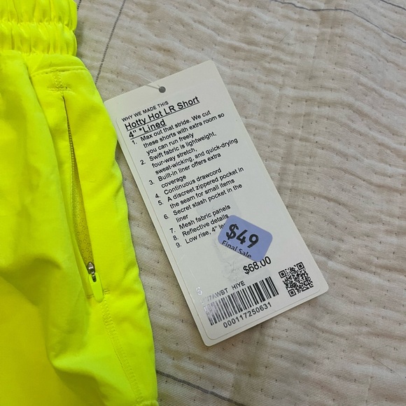 Lululemon Athletica Highlight Yellow Hotty Hot LR 4” Shorts - Picture 3 of 4